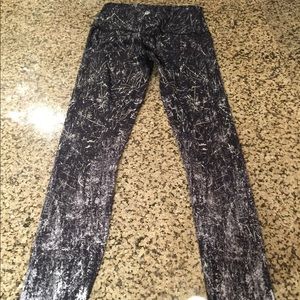 Lululemon full length tights in speckled black